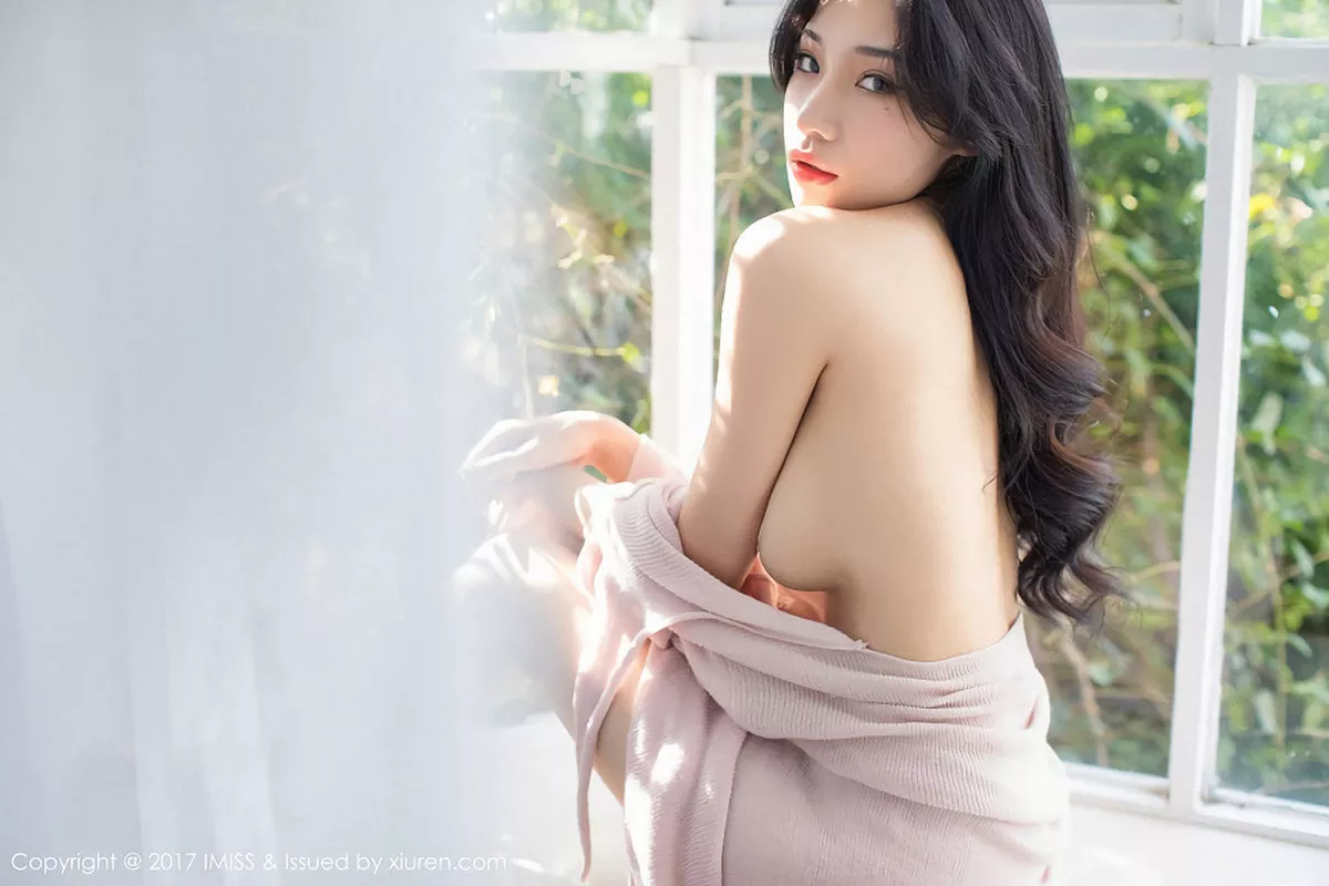 秀人集.com_[IMISS爱蜜社]Vol.197_嫩模小狐狸Sica私房粉色系吊带睡裙加粉色睡衣销魂诱惑写真43P