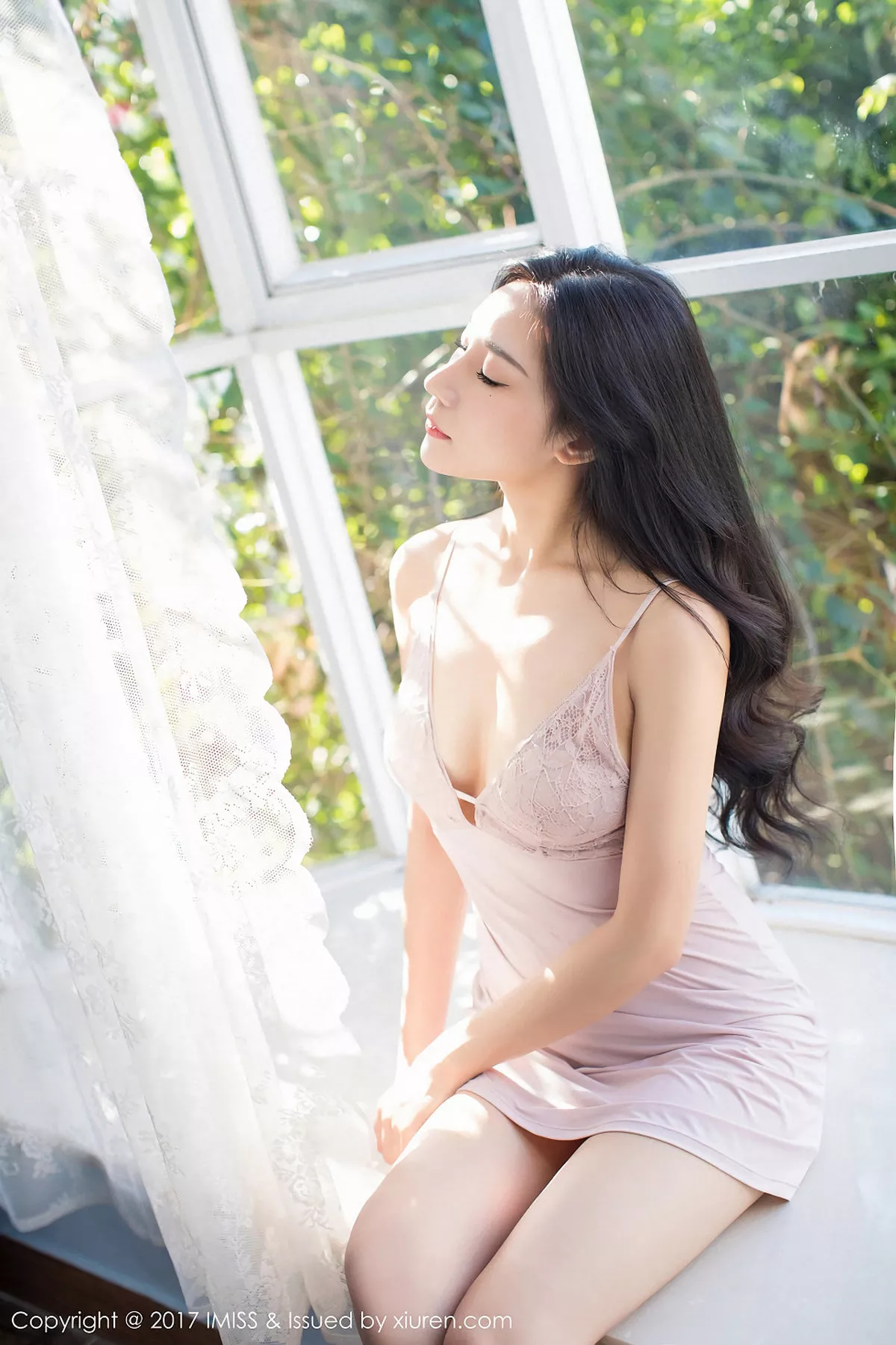 秀人集.com_[IMISS爱蜜社]Vol.197_嫩模小狐狸Sica私房粉色系吊带睡裙加粉色睡衣销魂诱惑写真43P