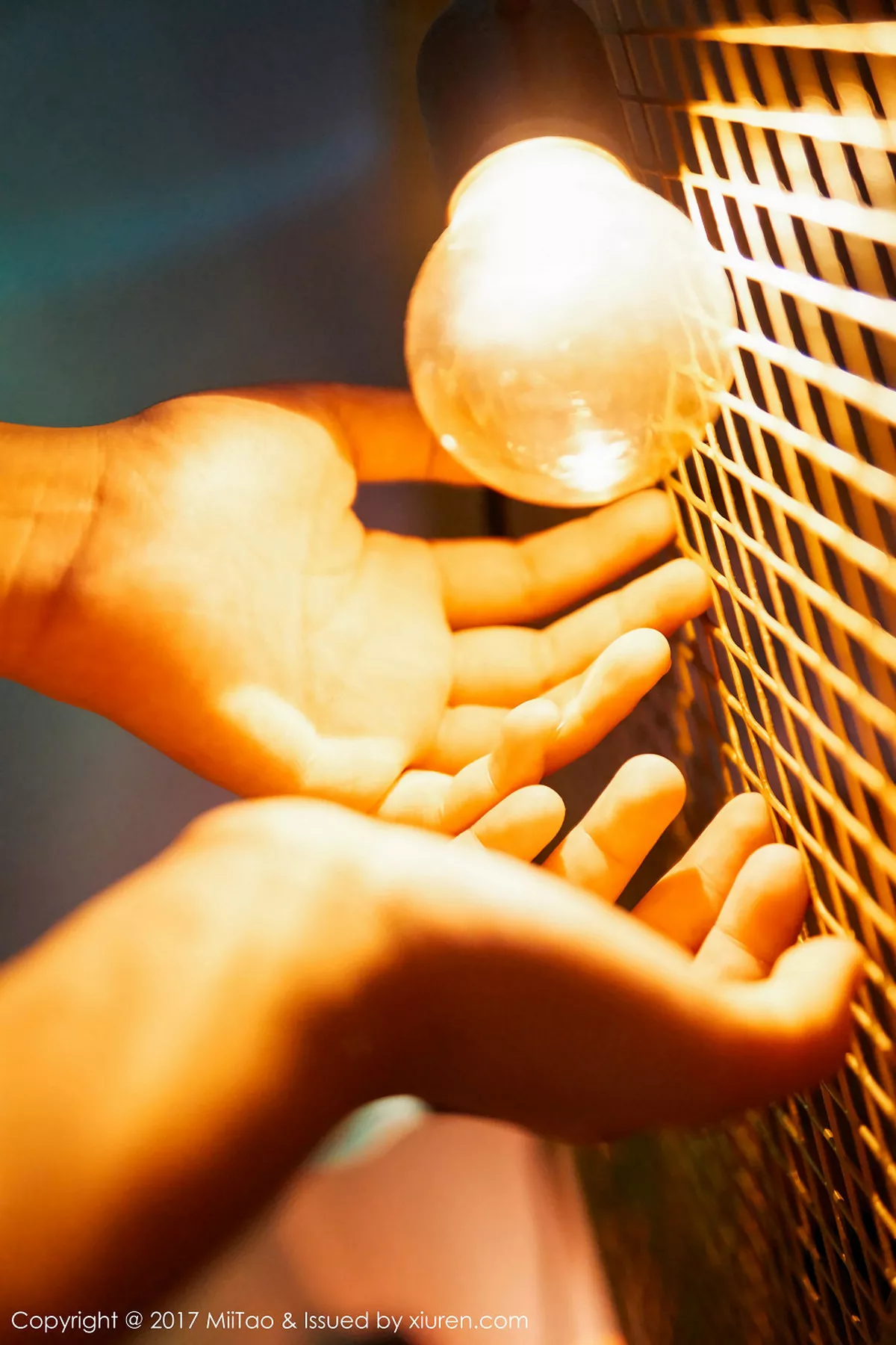 秀人集.com_[MiiTao蜜桃社]Vol.086_嫩模瑞欣大尺度私房粉嫩薄纱睡衣半脱秀傲人豪乳诱惑写真50P