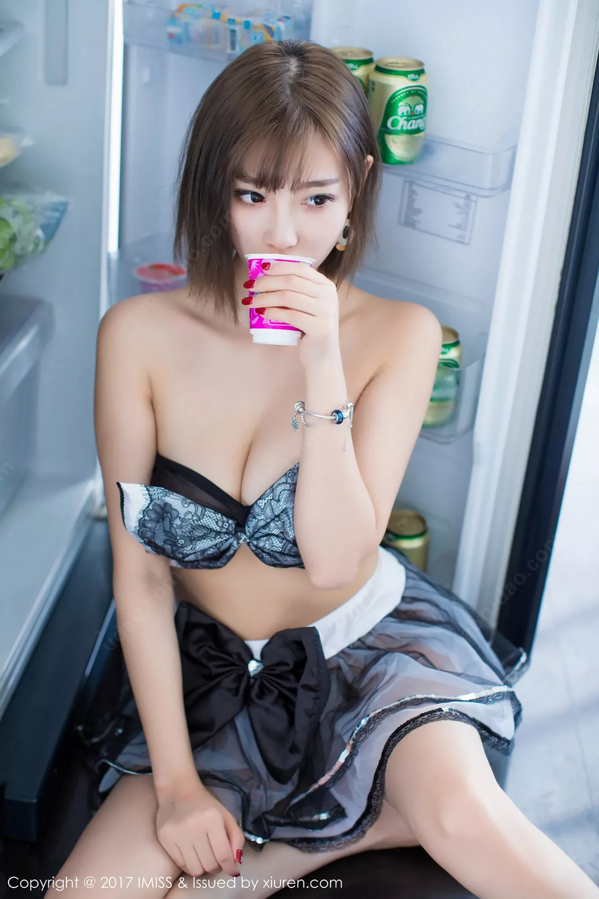 秀人集.com_[IMISS爱蜜社]Vol.201_女神杨晨晨sugar甲米旅拍泳池性感粉色比基尼迷人写真38P