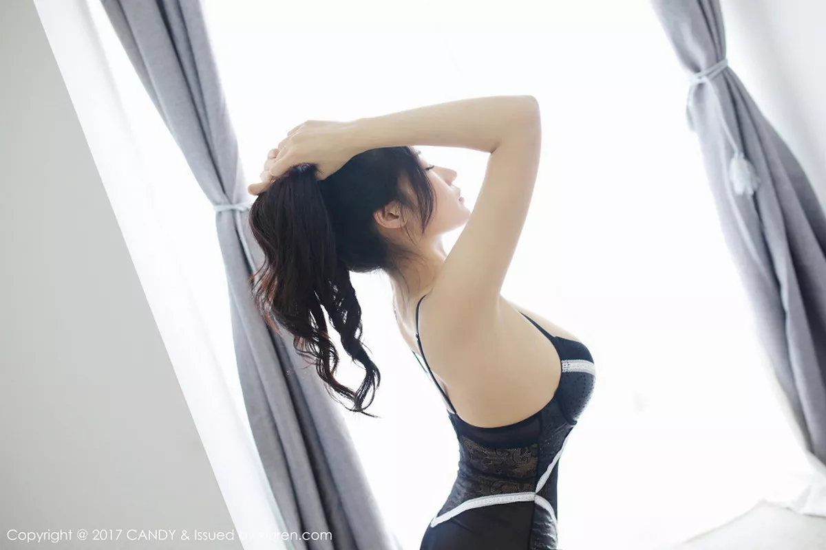 秀人集.com_[Candy糖果画报]Vol.045_嫩模小狐狸Sica私房白色半透内衣+黑色蕾丝情趣诱惑写真63P