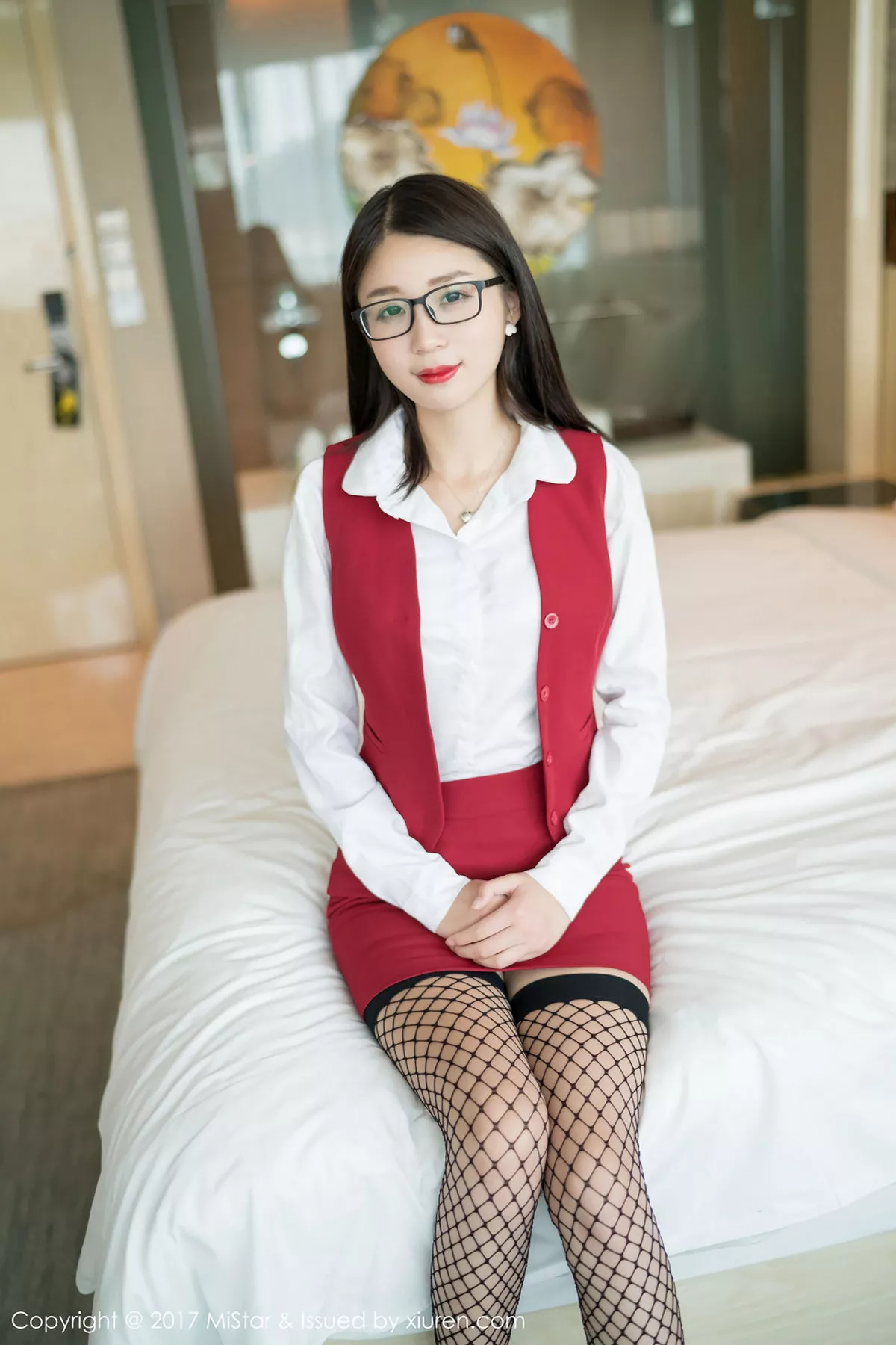 秀人集.com_[MiStar魅妍社]Vol.198_新人嫩模白沫职场OL小秘包臀短裙黑丝长腿性感迷人写真40P