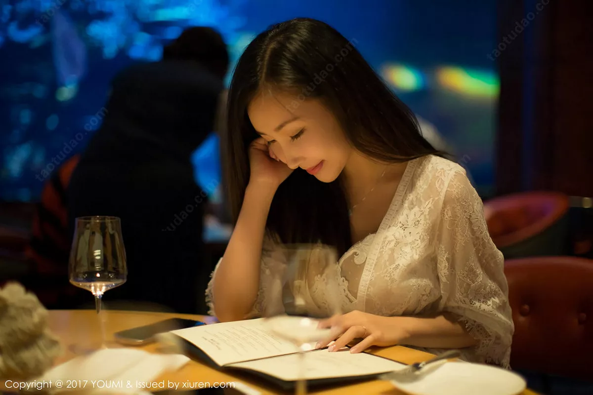 秀人集.com_[YouMi尤蜜荟]Vol.088_女神Yumi-尤美迪拜旅拍蓝天银滩性感比基尼秀完美身材写真41P