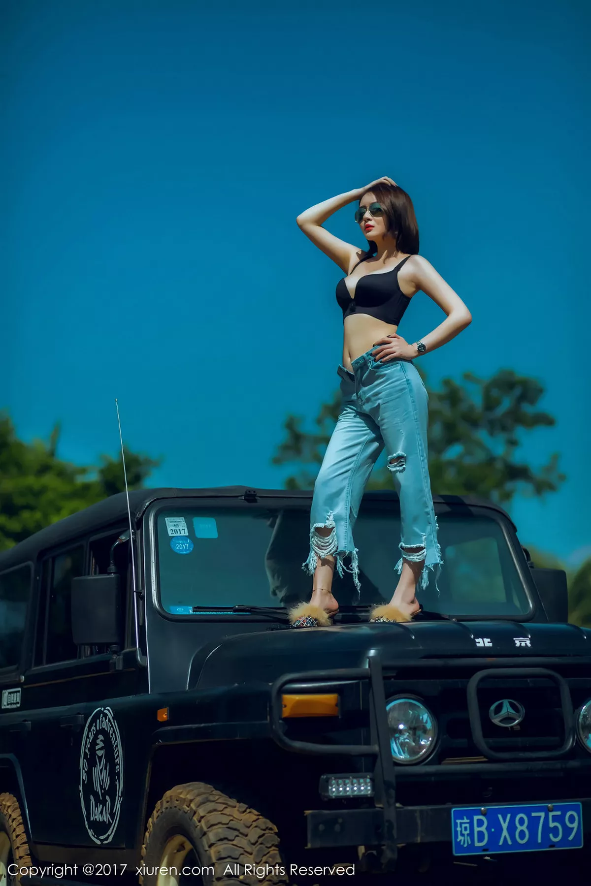 秀人集.com_[XiuRen秀人网]No.858_嫩模廿十海南三亚旅拍蓝天白云海边性感比基尼写真45P