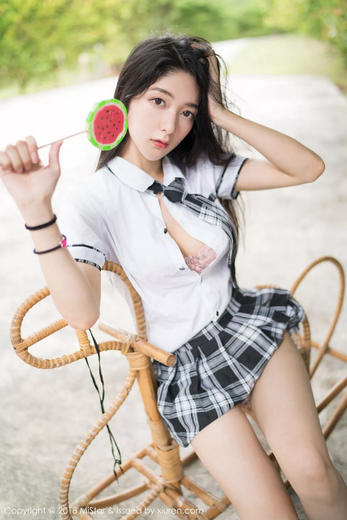 秀人集.com_[MiStar魅妍社]Vol.207_嫩模小热巴甲米旅拍沙滩上开胸毛衣+黑色蕾丝睡裙诱惑写真40P