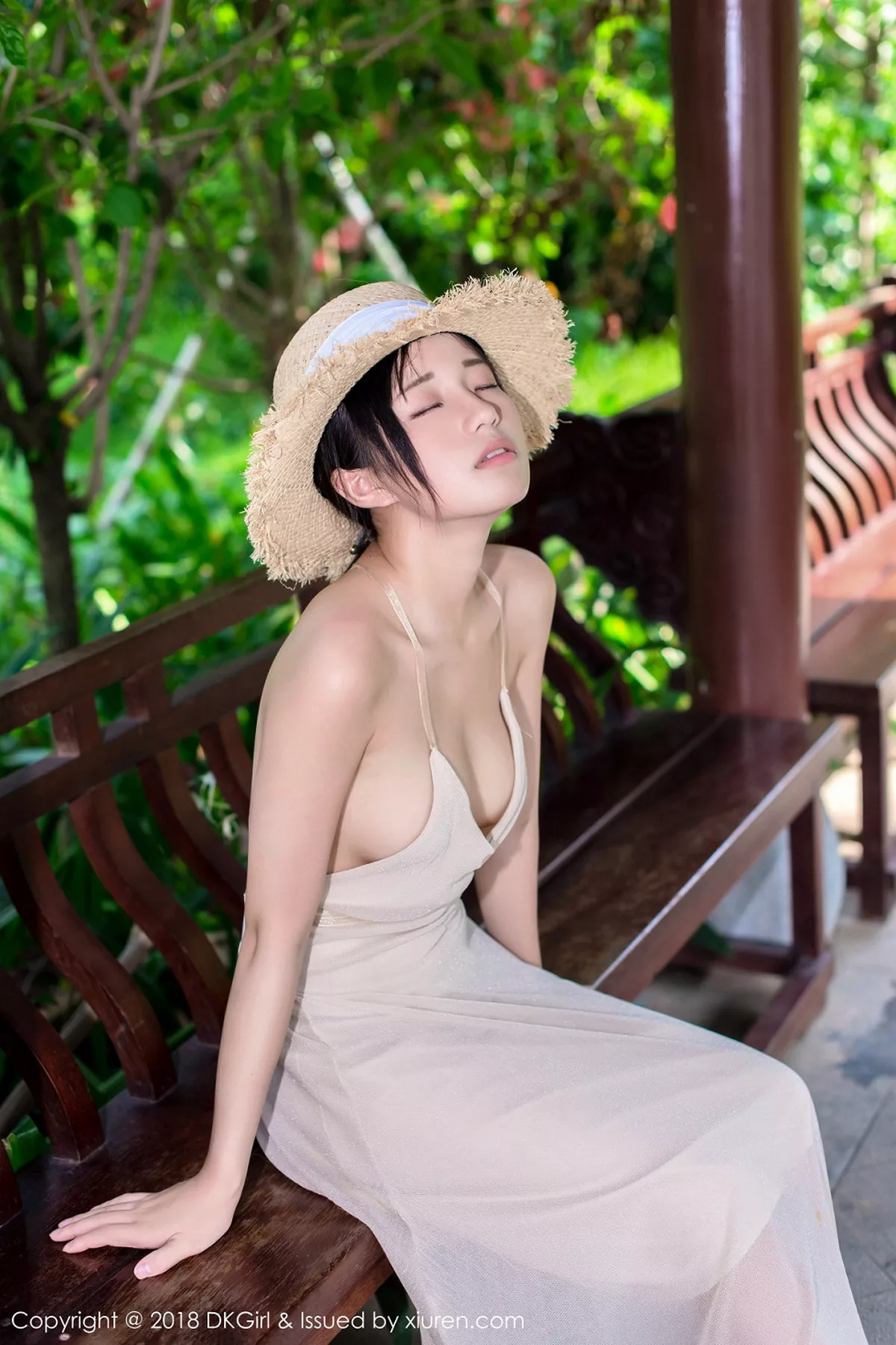 秀人集.com_[DKGirl御女郎]Vol.055_美乳女神苍井优香街拍特辑甜美草帽少女露背吊带裙性感写真53P