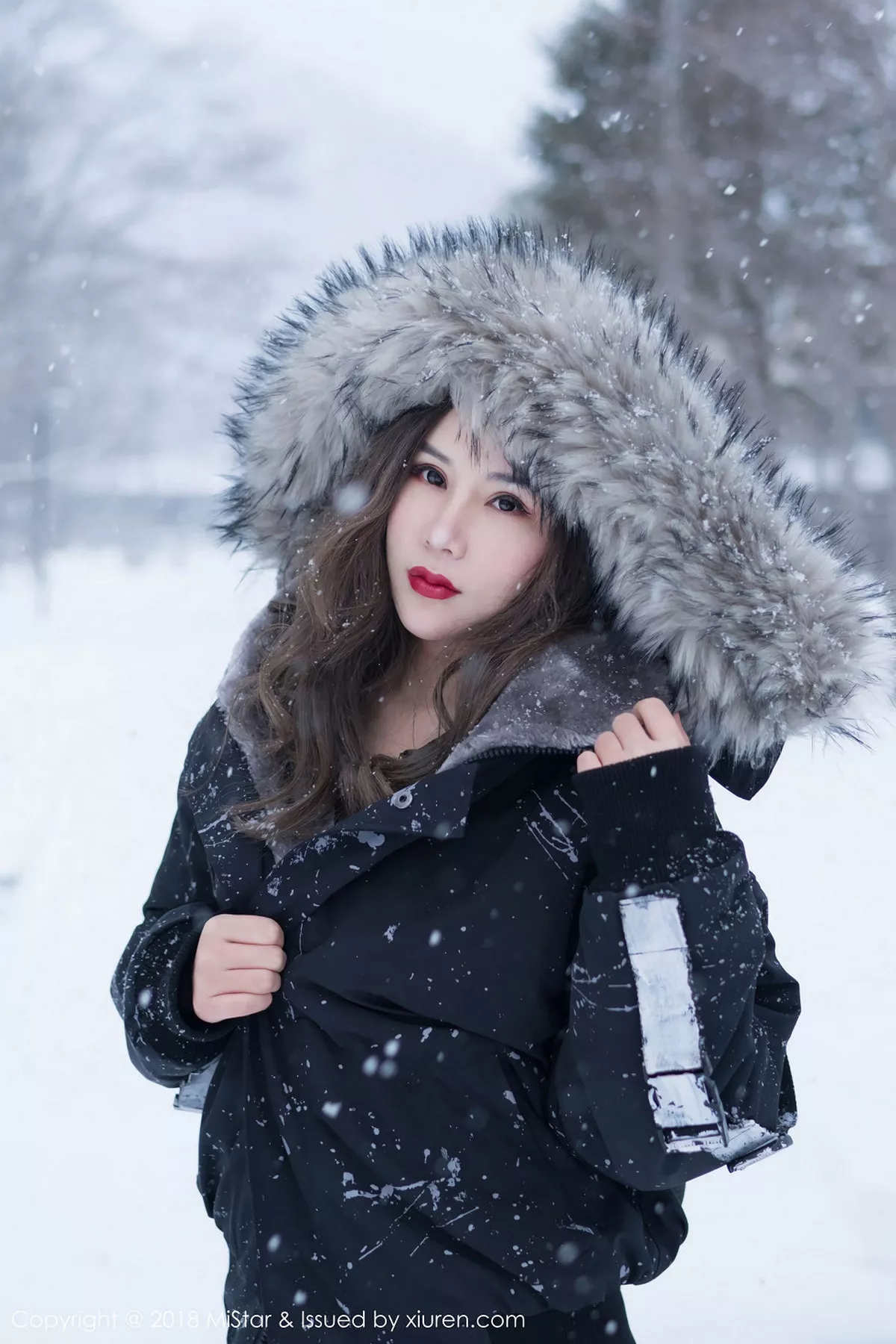 秀人集.com_[MiStar魅妍社]Vol.212_嫩模大奶昔Kyra北海道旅拍冰天雪地高叉连体衣诱惑写真40P