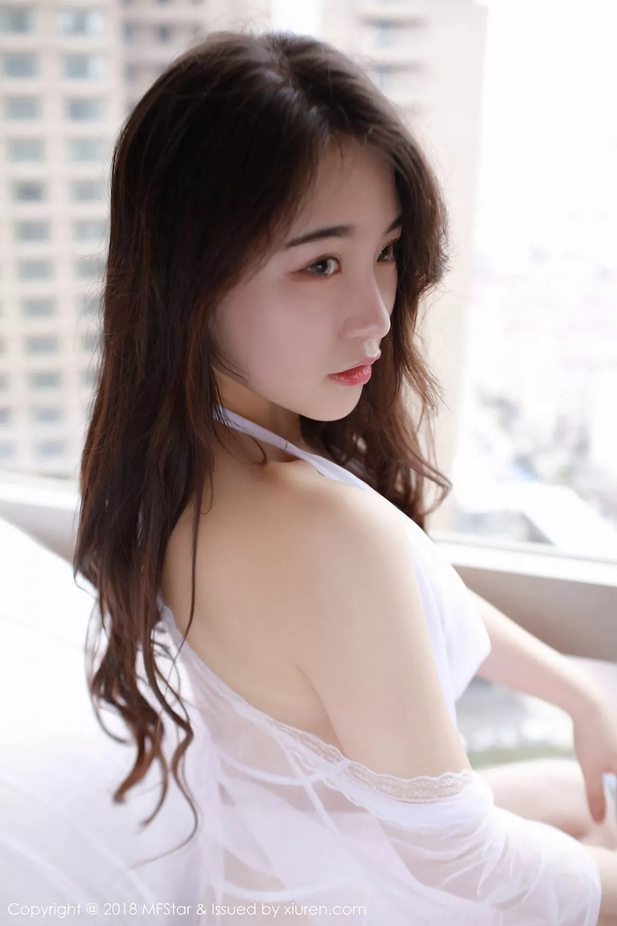 秀人集.com_[MFStar模范学院]Vol.116_嫩模宅兔兔白色薄纱透视秀白嫩肌肤丁字裤翘臀诱惑写真42P