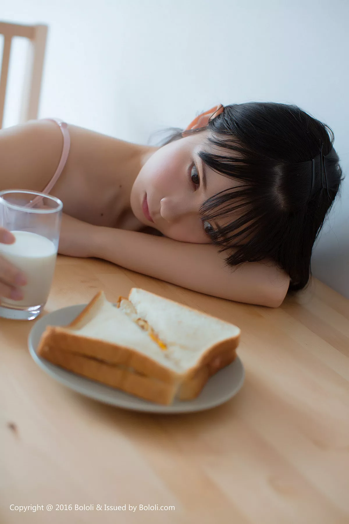 秀人集.com_[Tukmo兔几盟]Vol.110_美少女鱼丸居家私房粉色卡通睡衣小女友视角迷人写真30P