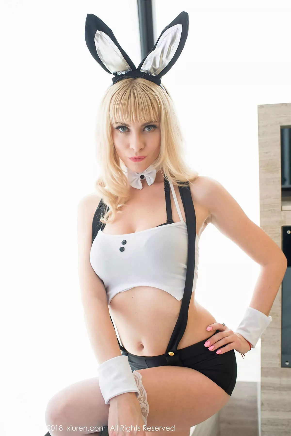 秀人集.com_[XiuRen秀人网]No.936_俄罗斯美女娜塔莎nasa经典女警制服+酒吧兔女郎诱惑写真47P