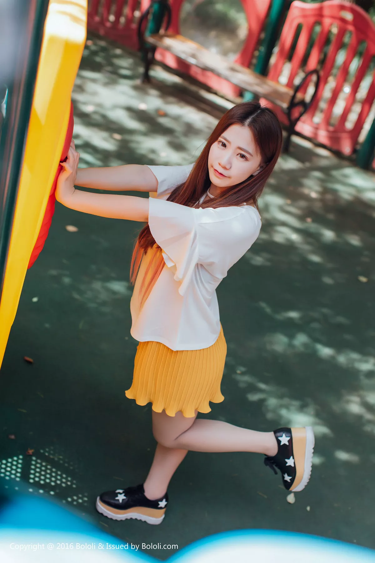 秀人集.com_[Tukmo兔几盟]Vol.109_清纯嫩模董成丽游乐园里白色短袖衫配黄色短裙清爽迷人写真40P