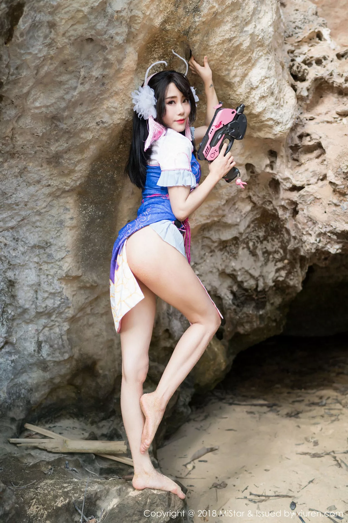 秀人集.com_[MiStar魅妍社]Vol.215_女神兜豆靓Youlina甲米旅拍外拍COS不知火舞热辣诱惑写真50P