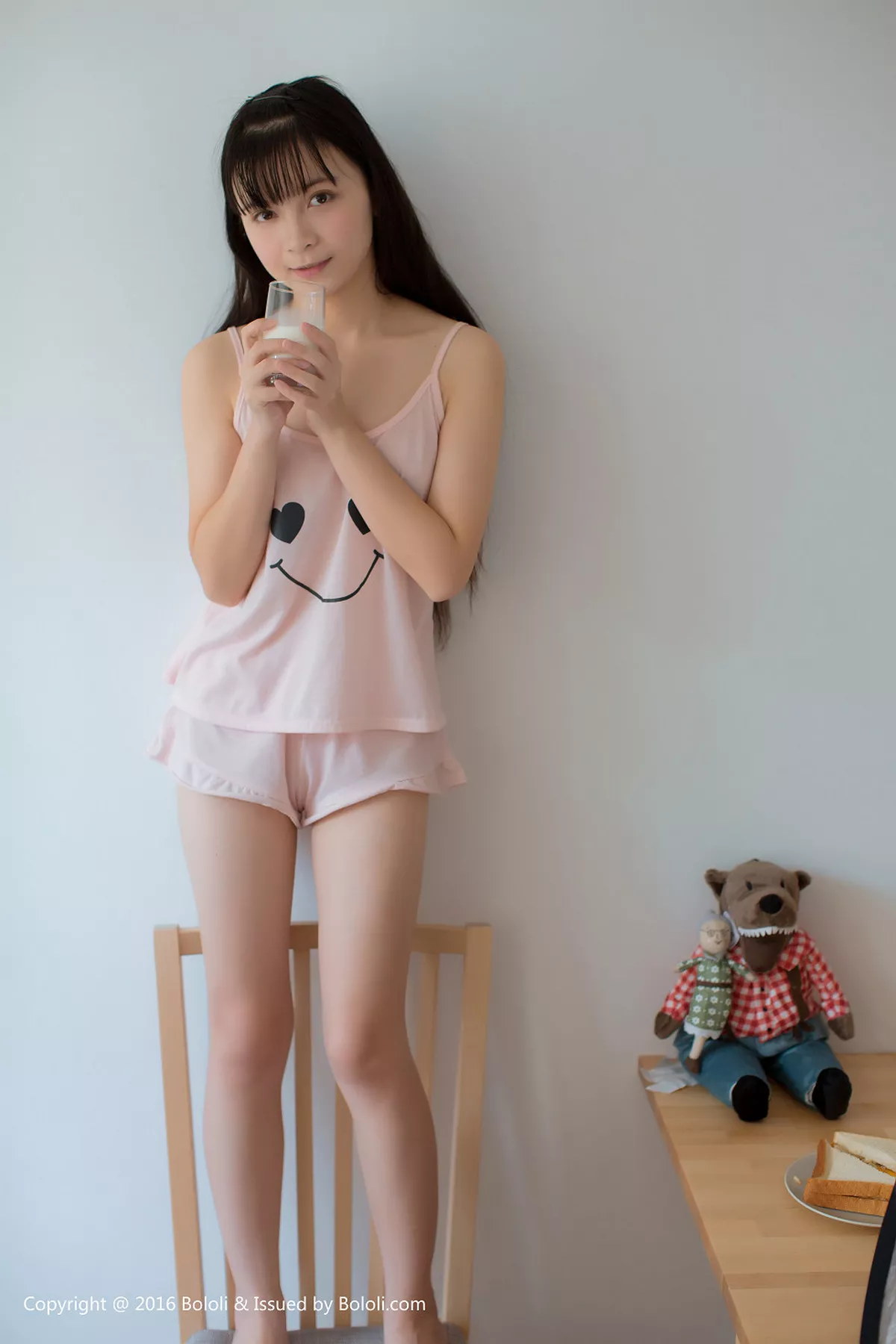 秀人集.com_[Tukmo兔几盟]Vol.110_美少女鱼丸居家私房粉色卡通睡衣小女友视角迷人写真30P