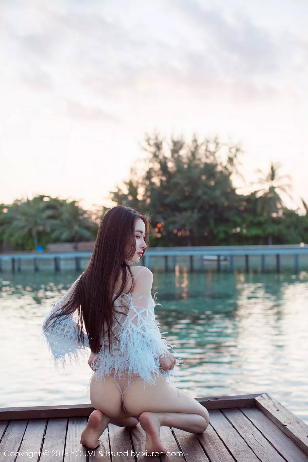 秀人集.com_[YouMi尤蜜荟]Vol.135_御姐穆菲菲马尔代夫旅拍泳池边高叉连体泳衣湿身诱惑写真41P