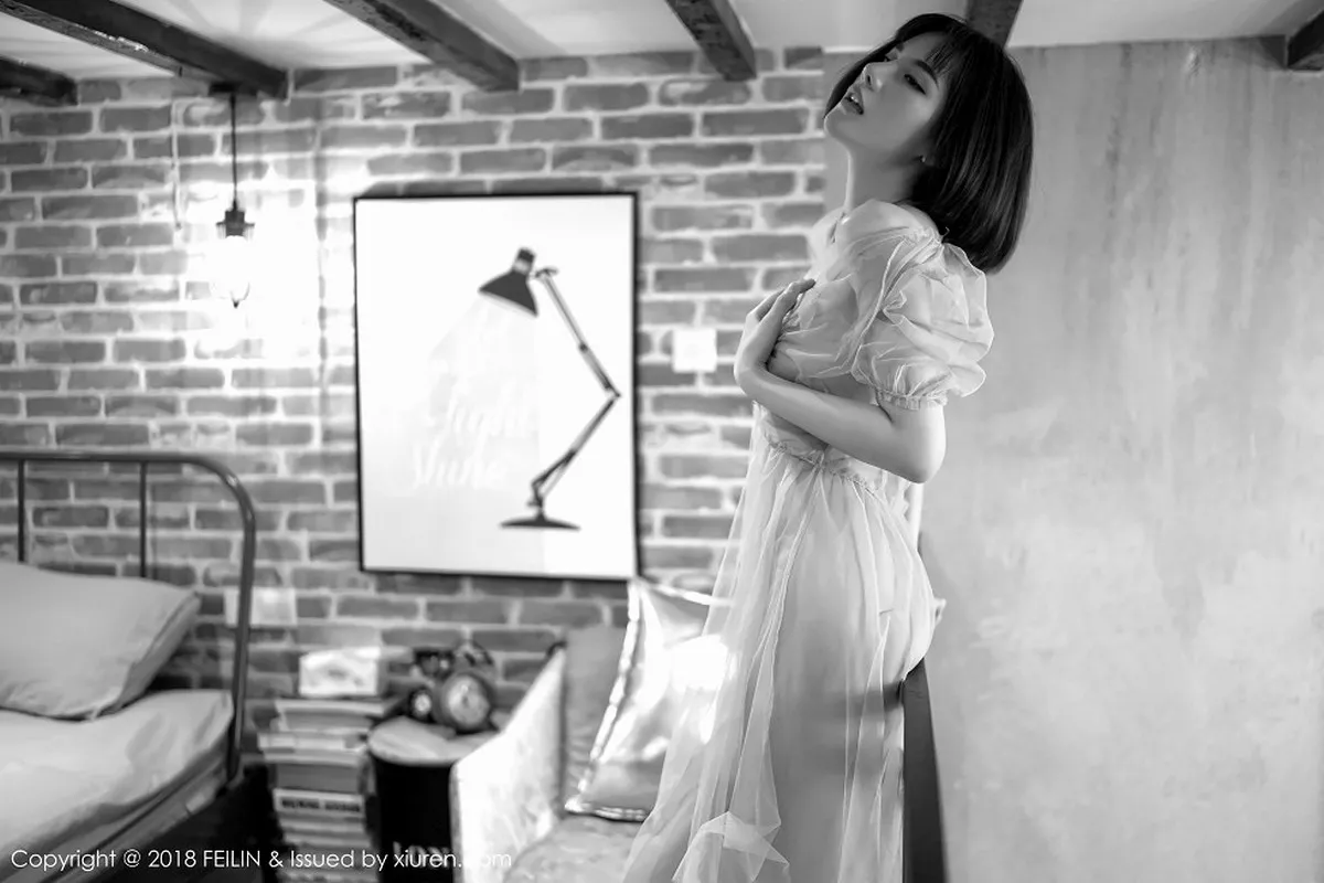 秀人集.com_[FeiLin嗲囡囡]Vol.134_嫩模就是阿朱啊性感黑白大片全裸秀美背撩人诱惑写真40P