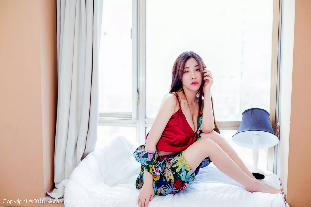 秀人集.com_[XiuRen秀人网]No.959_嫩模美昕Yumi吊带牛仔连身裙秀滑嫩肌肤完美身材性感写真83P