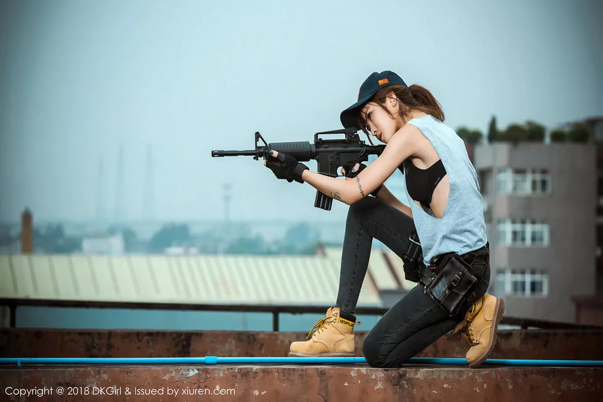 秀人集.com_[DKGirl御女郎]Vol.065_嫩模蔡乐儿绝地求生代言户外持枪野性迷人写真50P