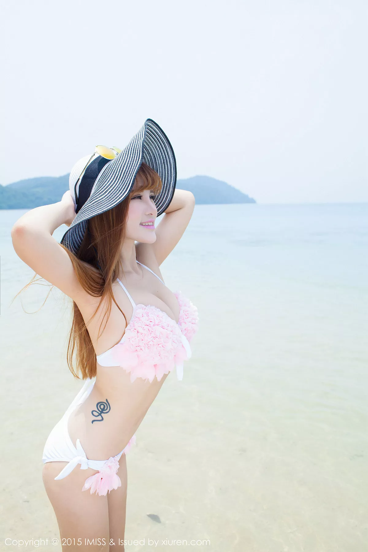 秀人集.com_[IMISS爱蜜社]Vol.032_嫩模LalaBaby啦啦普吉岛旅拍性感内衣前凸后翘写真51P