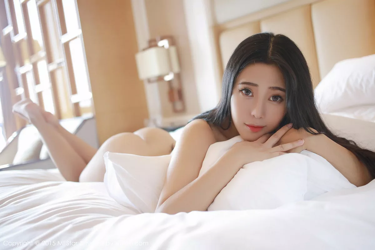 秀人集.com_[MFStar模范学院]Vol.032_嫩模兜豆靓Youlina半脱学生制服诱惑美臀写真42P