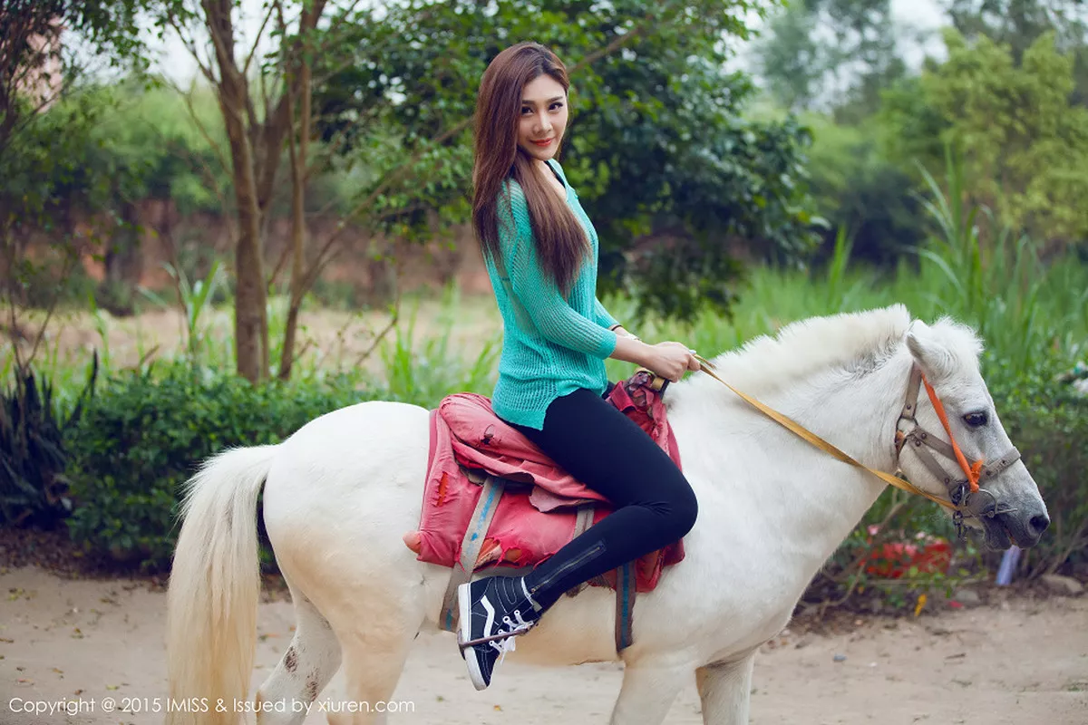 秀人集.com_[IMISS爱蜜社]Vol.037_嫩模Nono酱富都飘雪温泉外拍性感比基尼完美写真53P