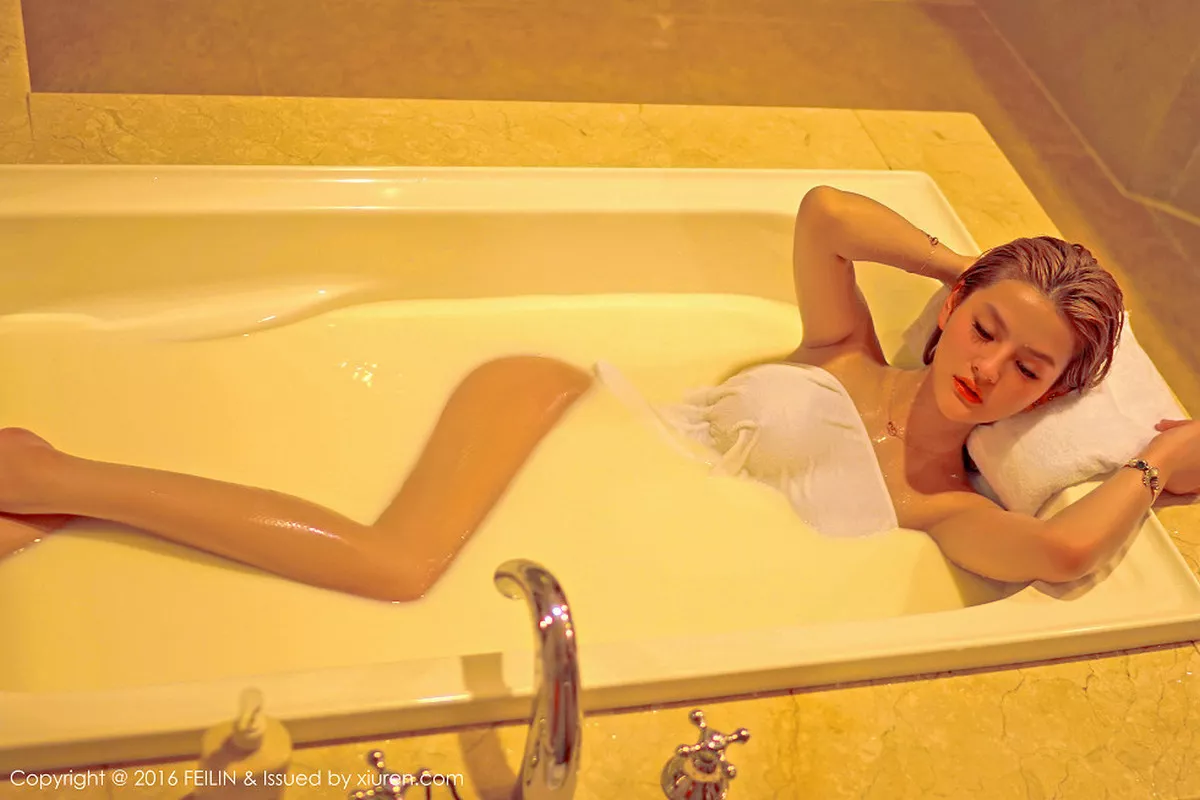 秀人集.com_[FeiLin嗲囡囡]Vol.029_嫩模史雯Swan芽庄旅拍浴缸里湿身凸点诱惑写真47P