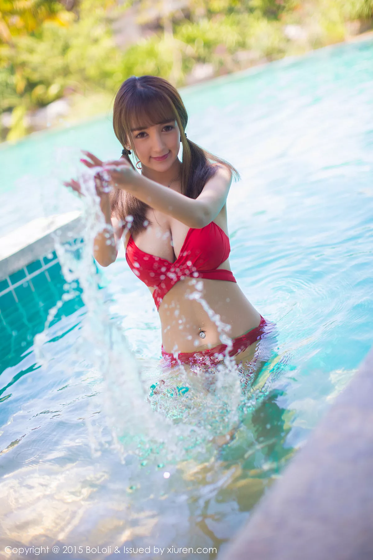 秀人集.com_[BoLoli波萝社]Vol.027_嫩模Monkey_小潘鼠三亚旅拍泳池边性感比基尼写真50P