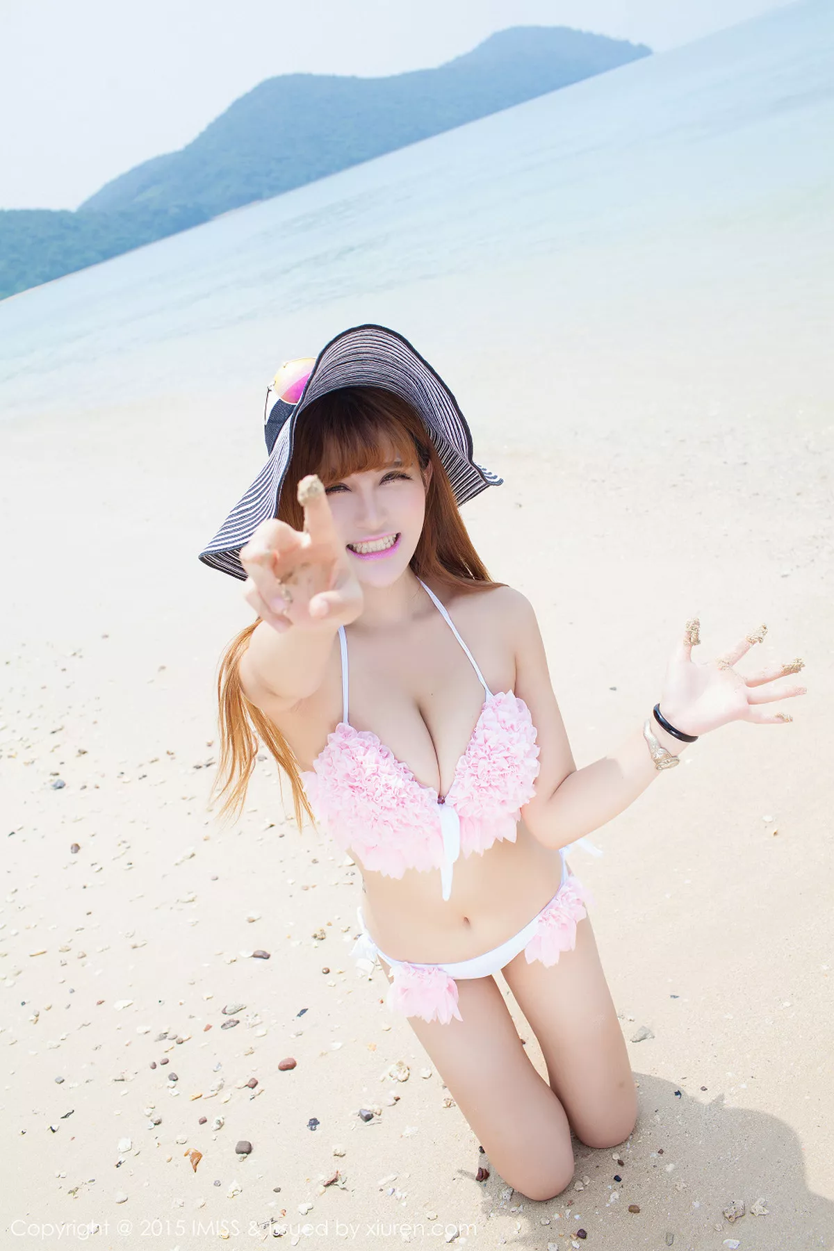 秀人集.com_[IMISS爱蜜社]Vol.032_嫩模LalaBaby啦啦普吉岛旅拍性感内衣前凸后翘写真51P