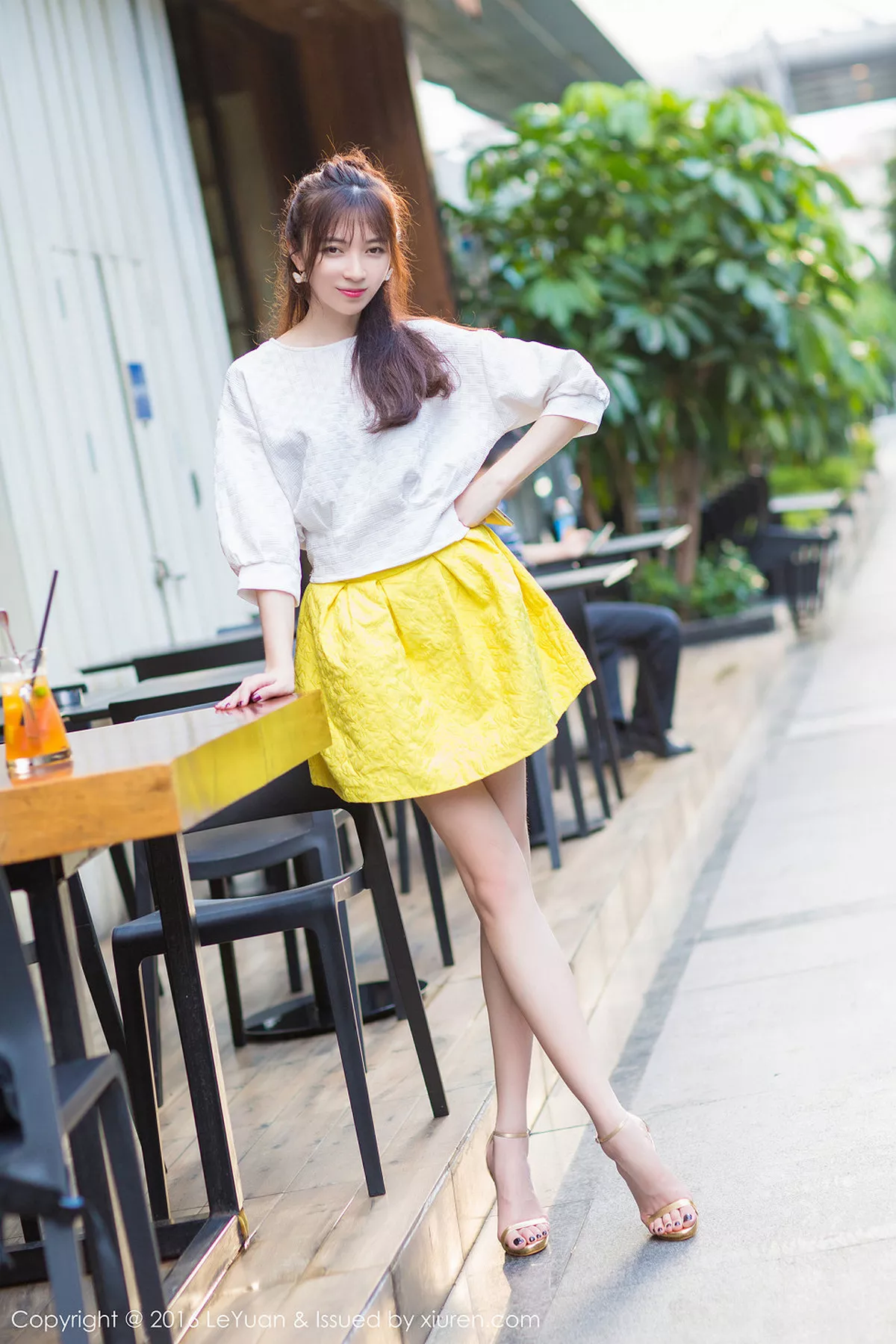 秀人集.com_[LeYuan星乐园]Vol.006_嫩模楚琪kiki清新服饰白嫩美长腿性感写真50P