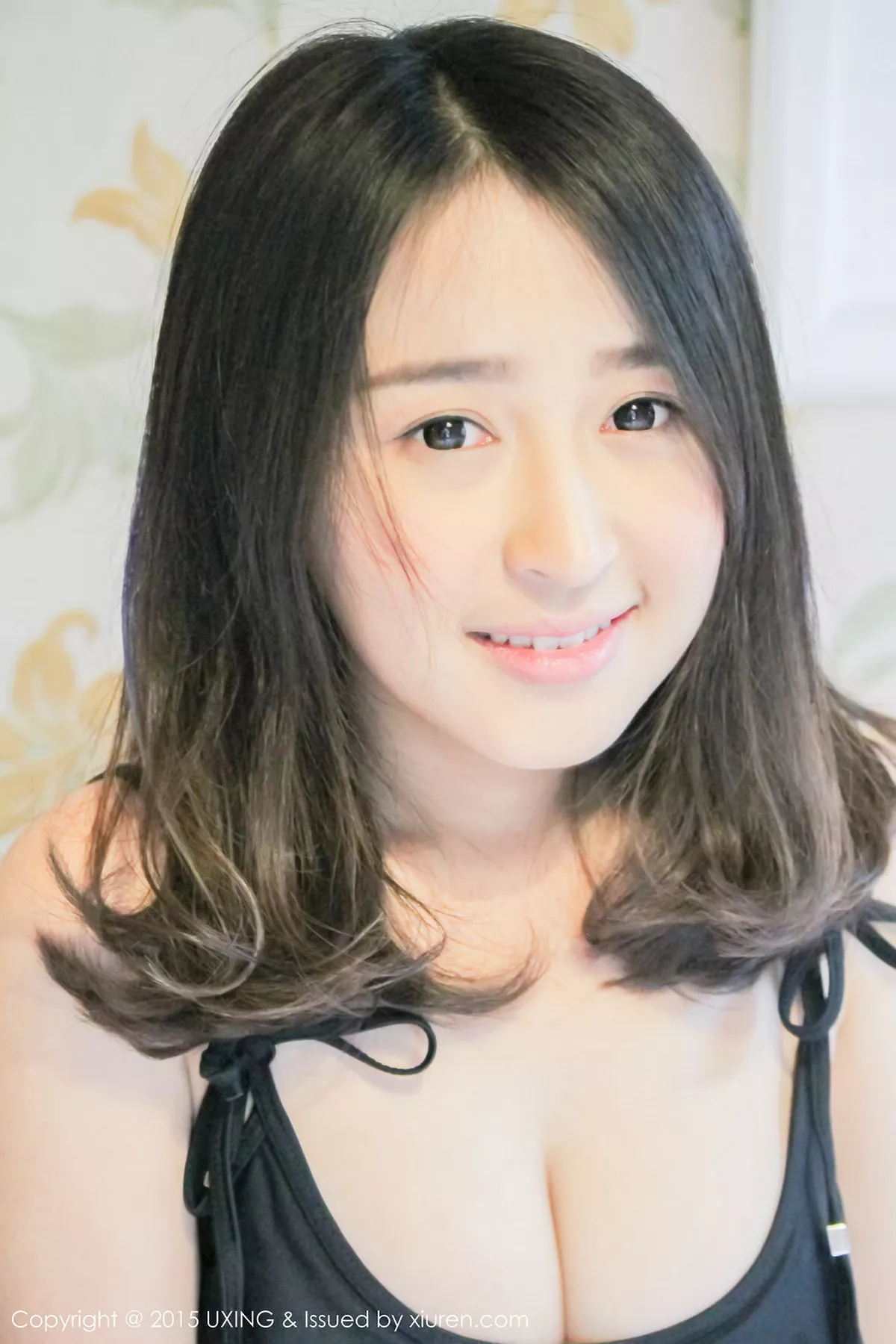 秀人集.com_[UXING优星馆]Vol.017_嫩模煊煊sunny爱吃棒棒糖的连体泳装妹子性感写真50P