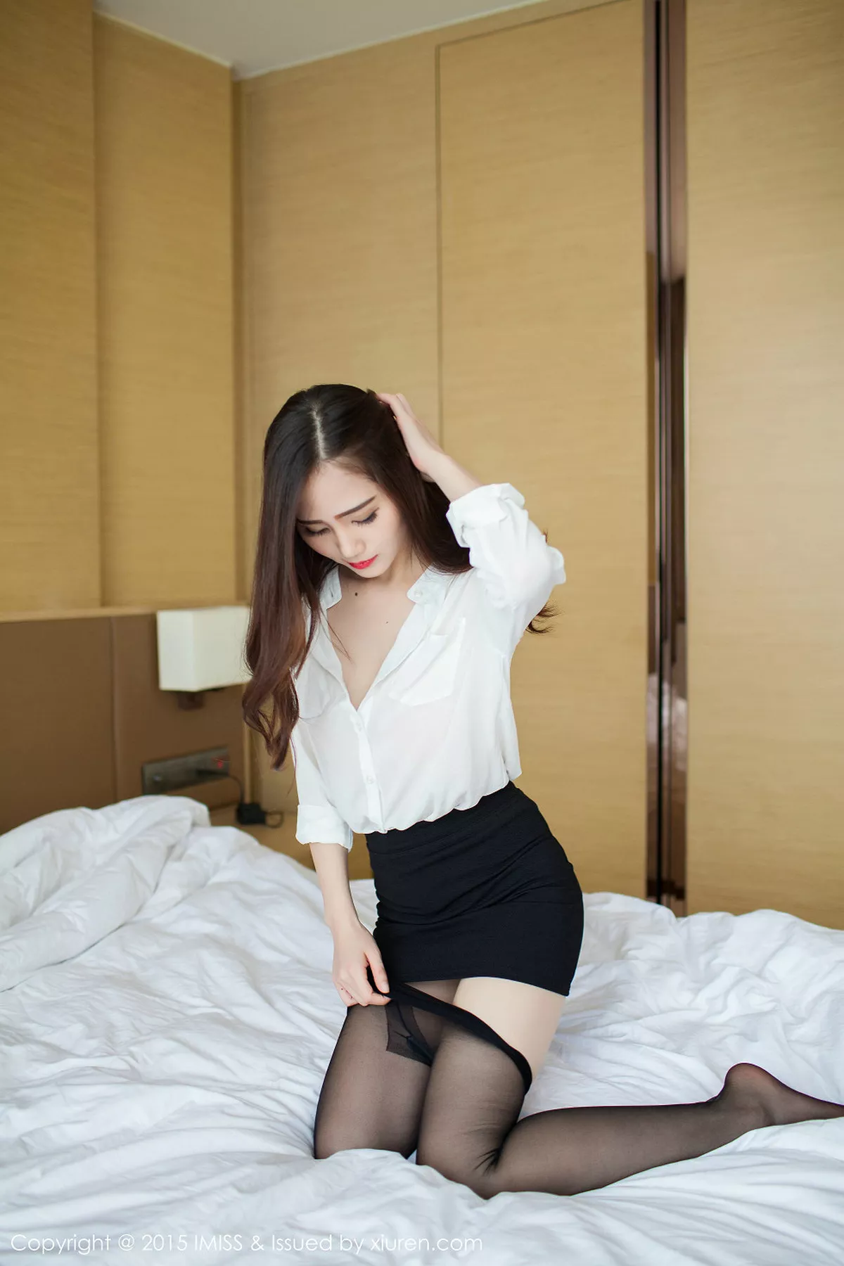 秀人集.com_[IMISS爱蜜社]Vol.027_嫩模SISY思黑丝OL装诱人豪乳娇羞迷人写真51P