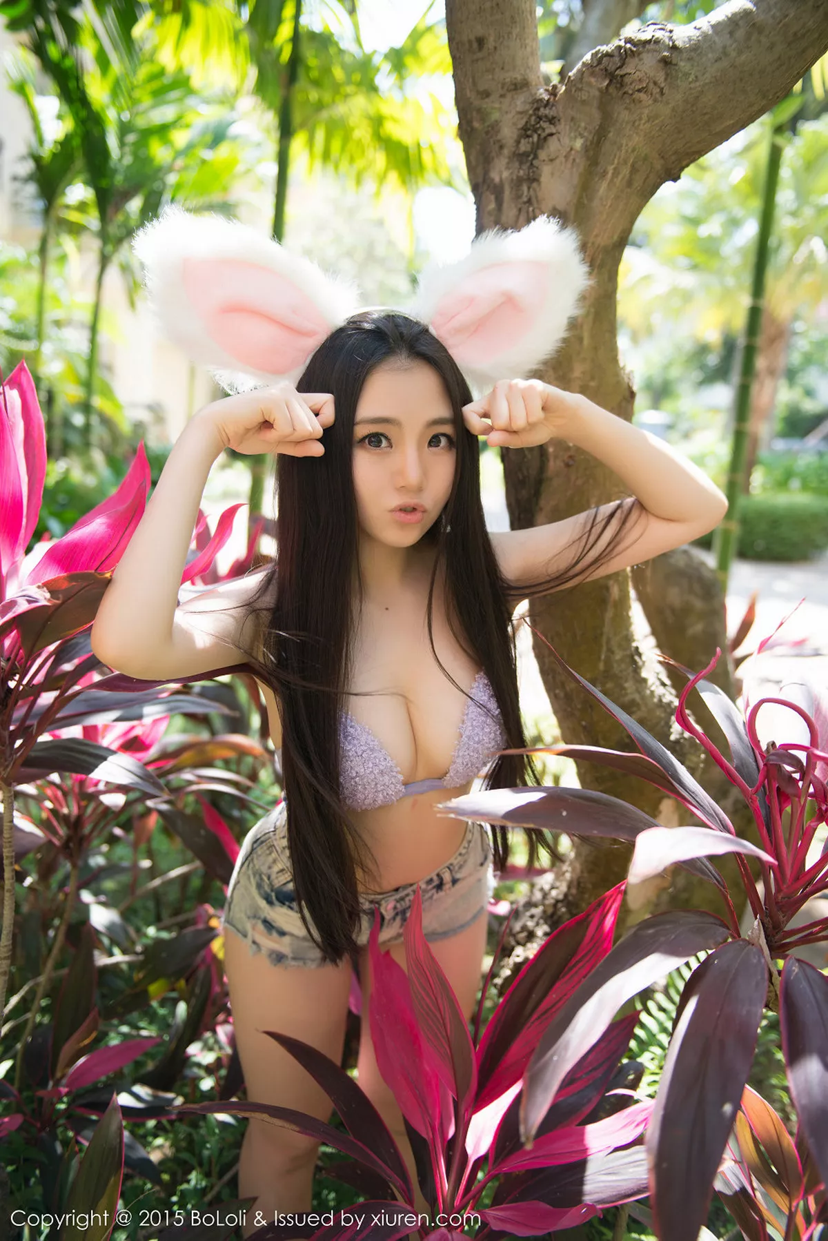 秀人集.com_[BoLoli波萝社]Vol.028_许文婷Regina三亚旅拍性感内衣秀豪乳牛仔热裤写真40P