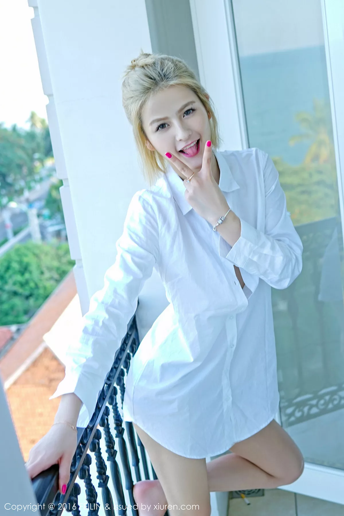 秀人集.com_[FeiLin嗲囡囡]Vol.025_混血嫩模史雯Swan芽庄旅拍沙滩椅悠闲秀完美身材58P