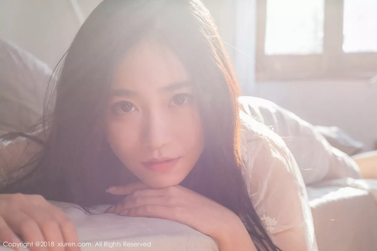 秀人集.com_[XiuRen秀人网]No.1024_女神许诺Sabrina居家早安女友系列床上慵懒迷人写真82P