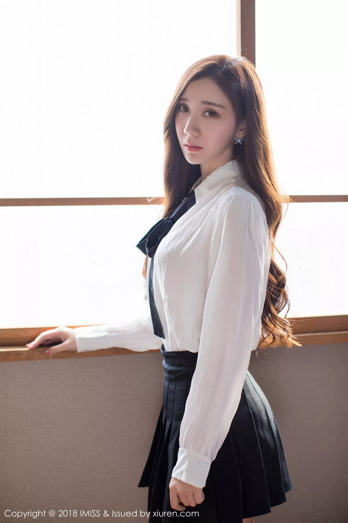 秀人集.com_[IMISS爱蜜社]Vol.242_嫩模淼淼萌萌哒北海道旅拍白色高叉连体内衣爆乳诱惑写真34P