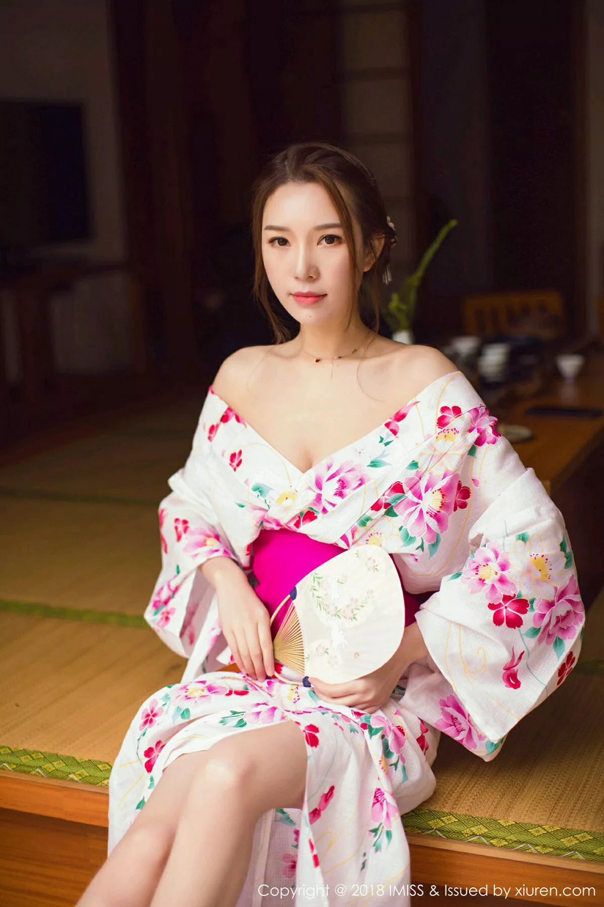 秀人集.com_[IMISS爱蜜社]Vol.252_嫩模Katrina私房日系和服真空露美乳+黑丝OL系列完美诱惑写真42P