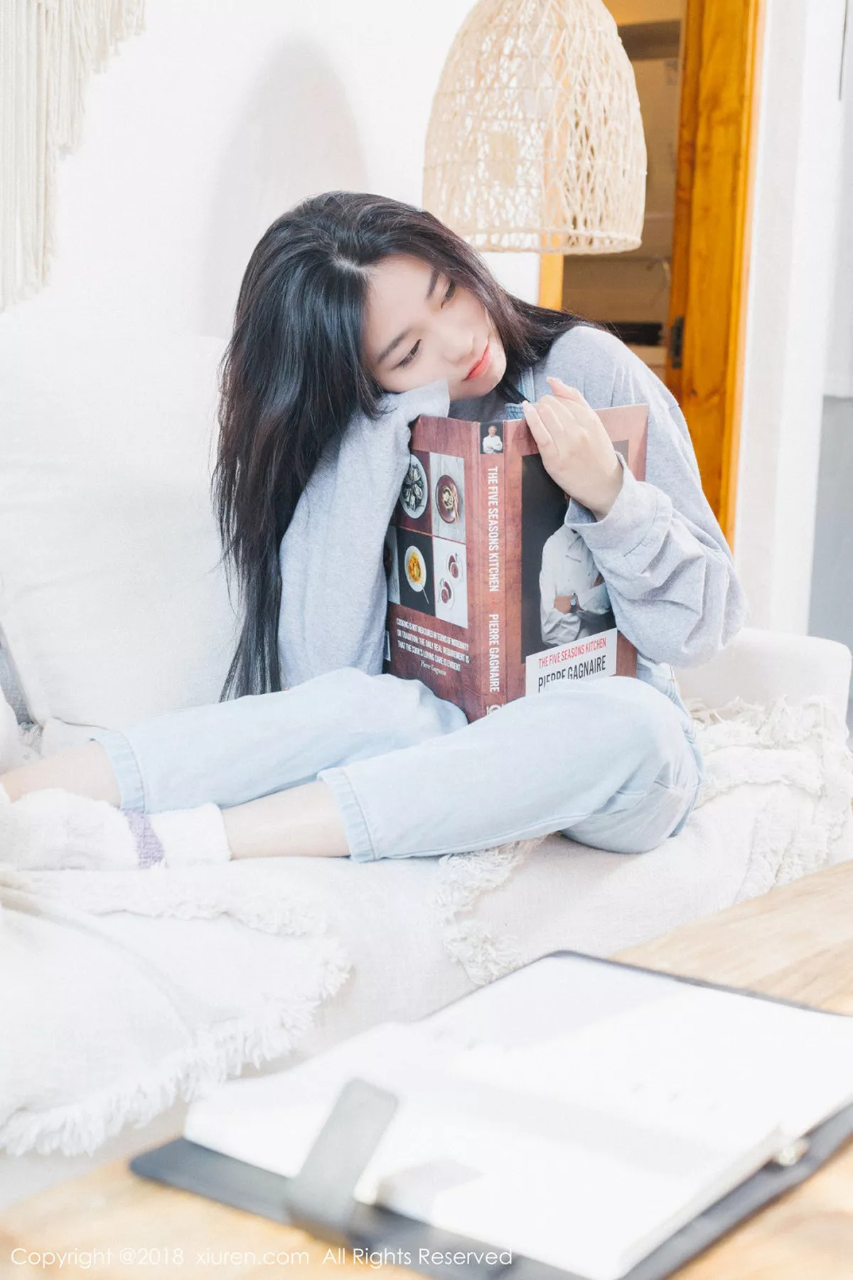 秀人集.com_[XiuRen秀人网]No.1024_女神许诺Sabrina居家早安女友系列床上慵懒迷人写真82P