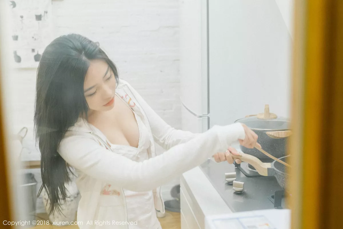 秀人集.com_[XiuRen秀人网]No.1024_女神许诺Sabrina居家早安女友系列床上慵懒迷人写真82P