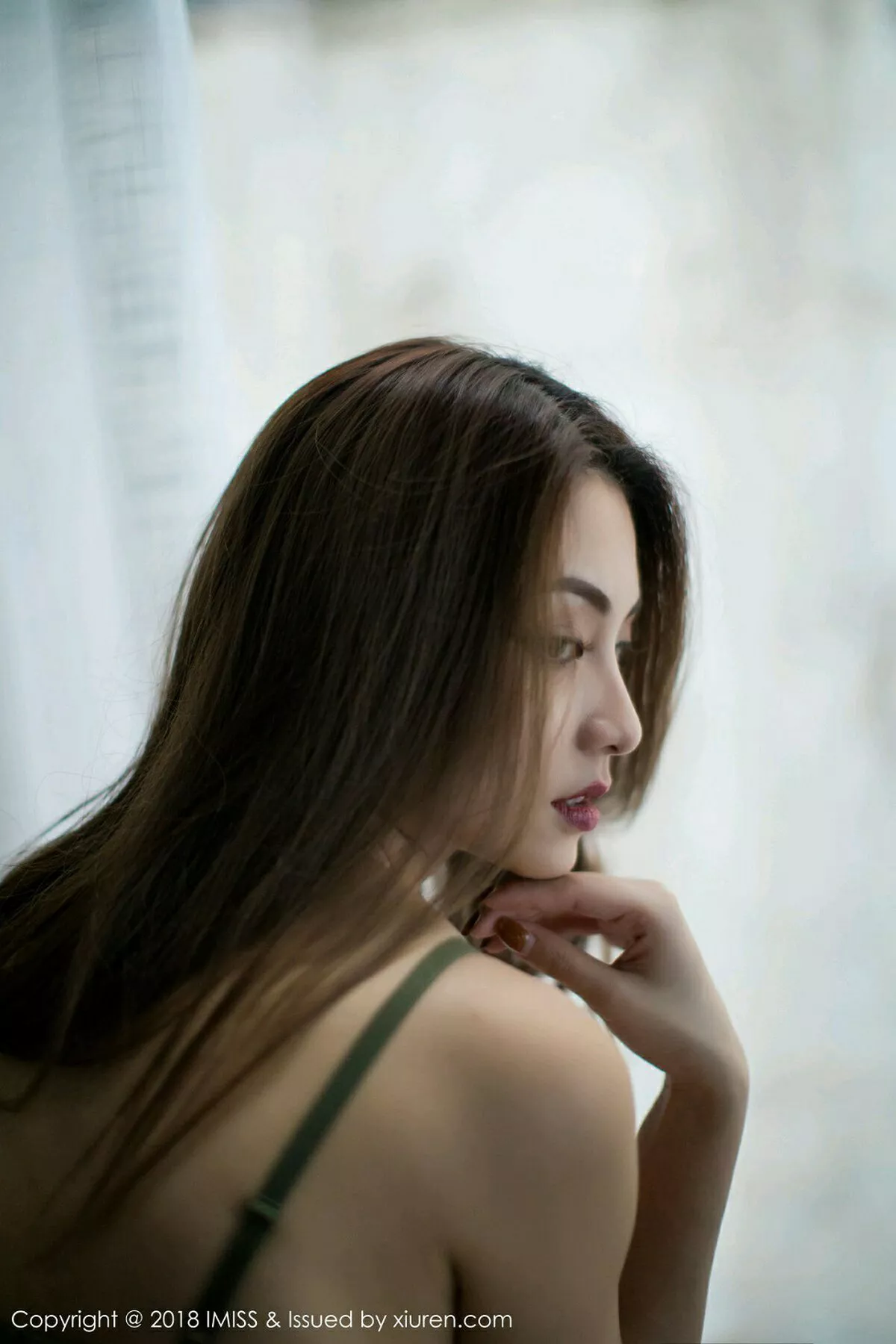 秀人集.com_[IMISS爱蜜社]Vol.250_嫩模Arlie居家私房白色蕾丝内衣秀完美身材撩人诱惑写真44P