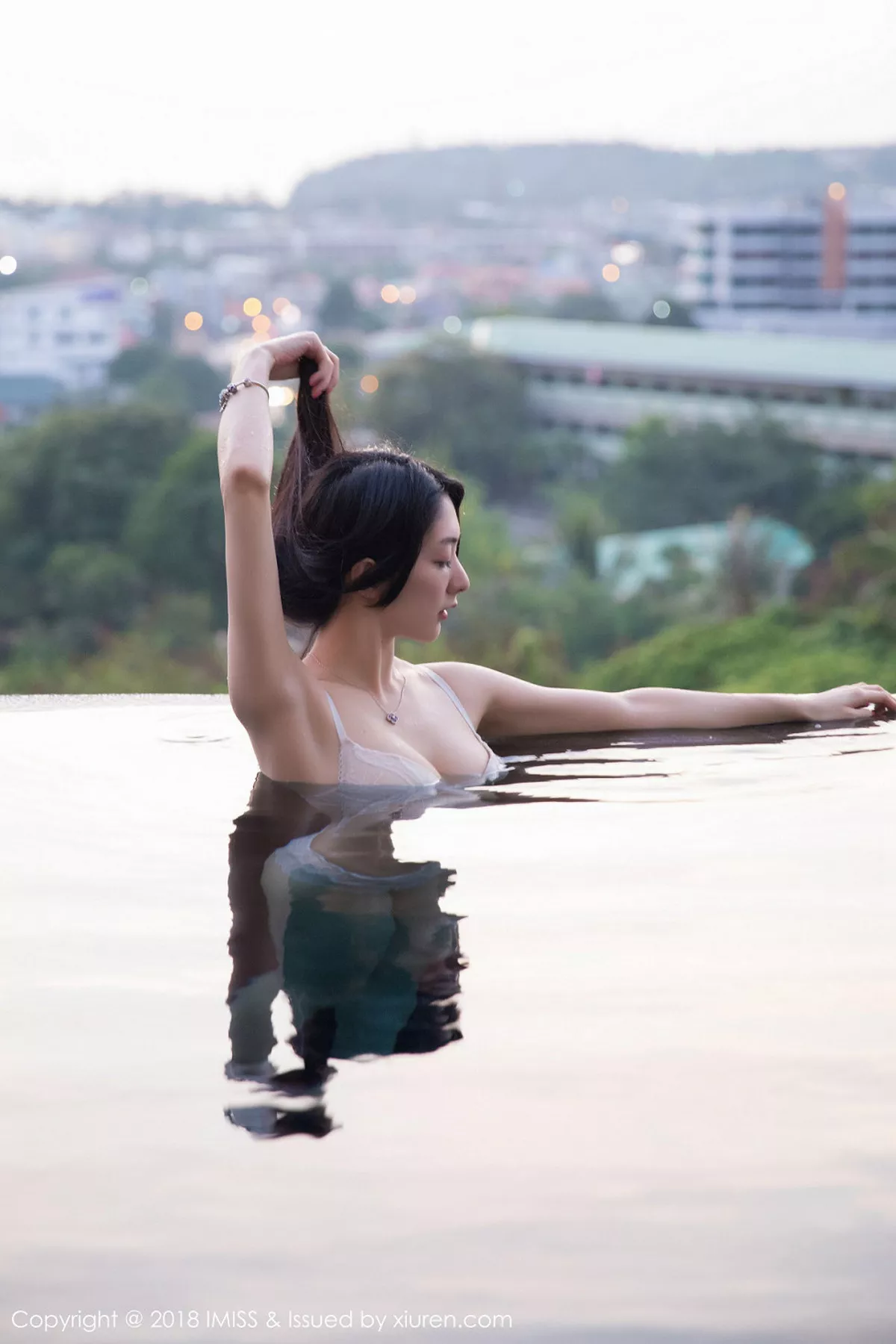 秀人集.com_[IMISS爱蜜社]Vol.241_嫩模小热巴吉普岛旅拍泳池边性感白色比基尼完美诱惑写真51P