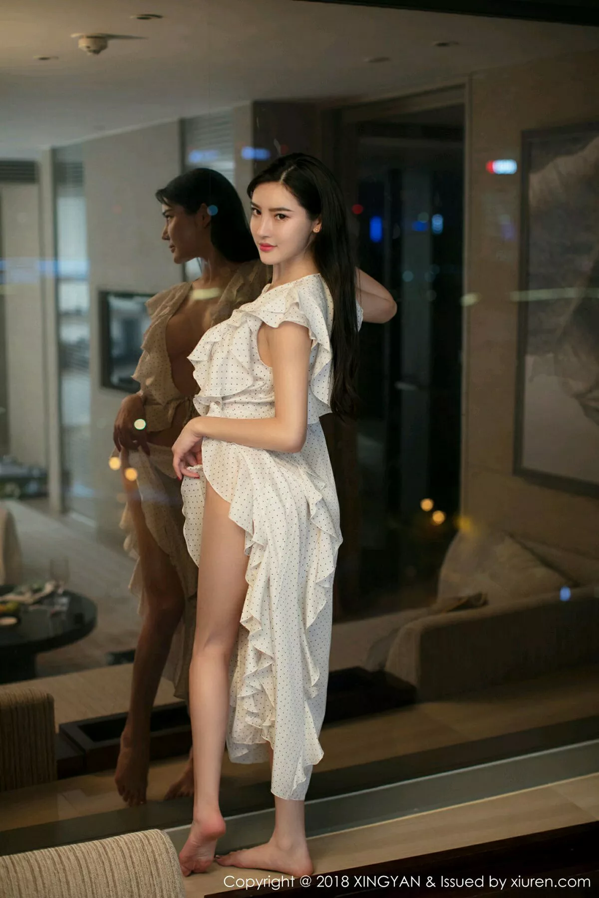 秀人集.com_[XINGYAN星颜社]Vol.067_丽质美女何晨曦居家浅蓝薄纱秀性感内衣傲人豪乳诱惑写真48P