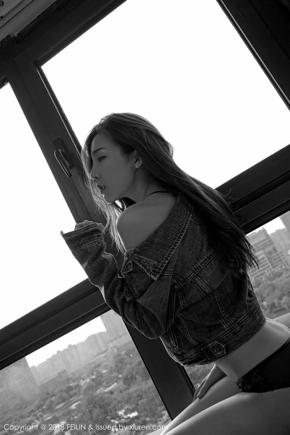 秀人集.com_[FeiLin嗲囡囡]Vol.147_美女主播Hana妹半脱牛仔衣性感黑色蕾丝内衣诱惑写真40P