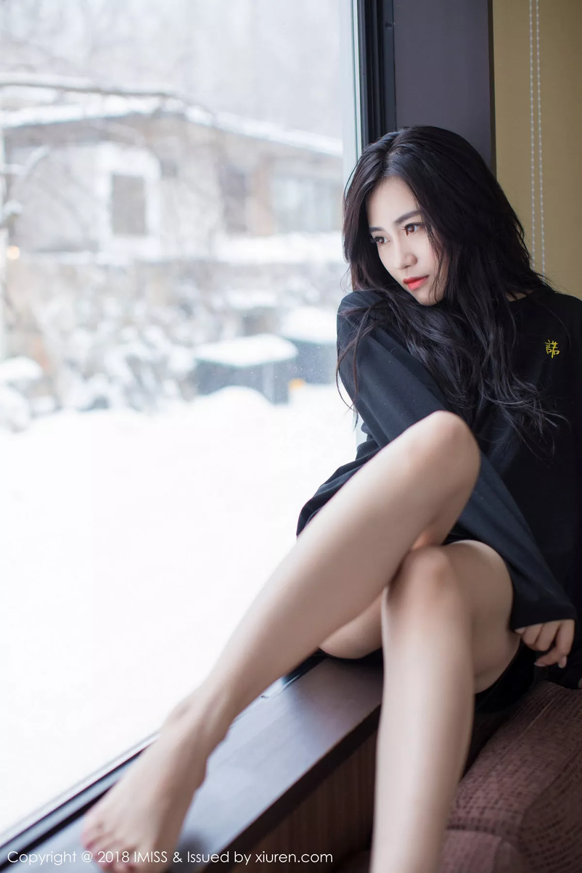 秀人集.com_[IMISS爱蜜社]Vol.262_女神许诺Sabrina北海道旅拍户外雪地优雅气质妩媚迷人写真42P