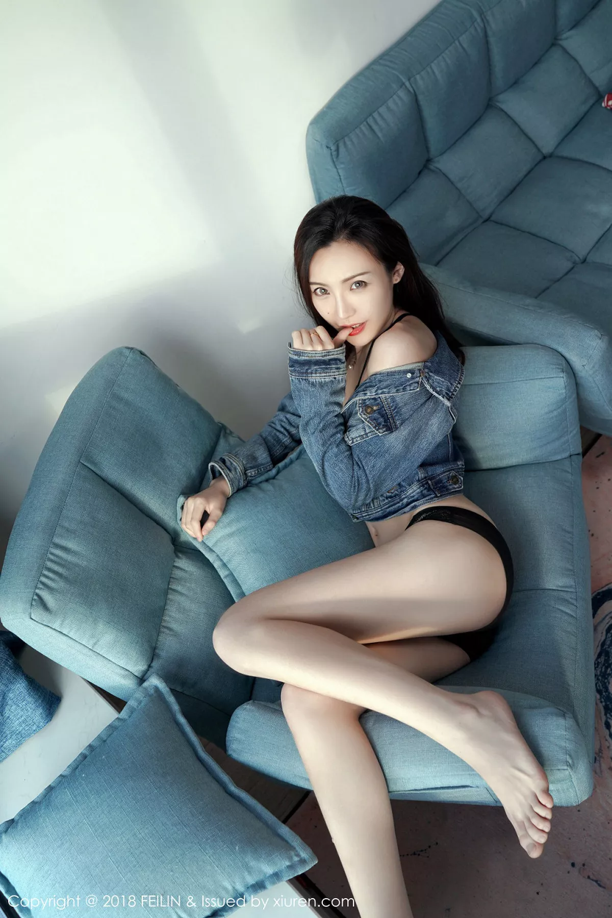 秀人集.com_[FeiLin嗲囡囡]Vol.147_美女主播Hana妹半脱牛仔衣性感黑色蕾丝内衣诱惑写真40P