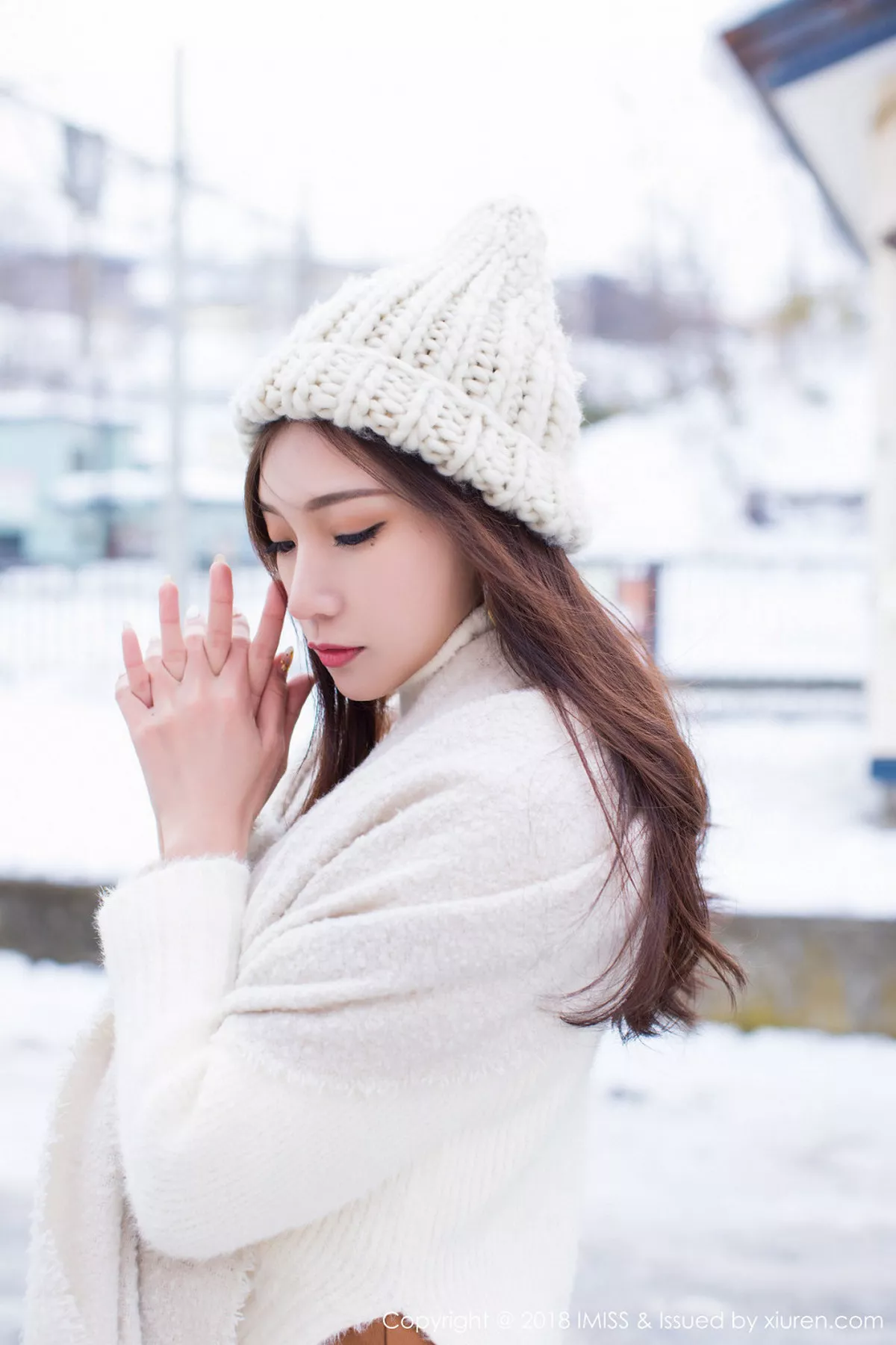 秀人集.com_[IMISS爱蜜社]Vol.256_嫩模小狐狸Sica北海道旅拍高叉连体衣配黑丝裤袜诱惑写真37P