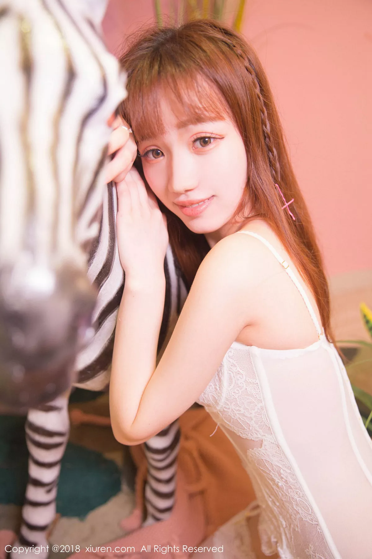 秀人集.com_[XiuRen秀人网]No.1086_嫩模龙泽美曦私房白色蕾丝情趣内衣半脱露美乳诱惑写真47P