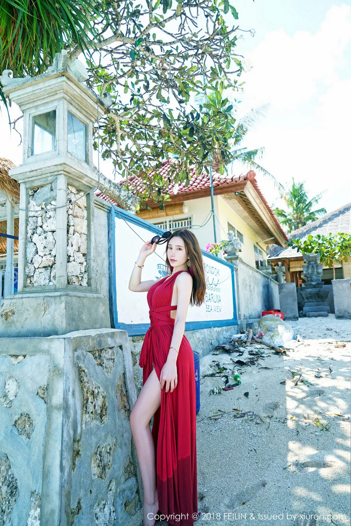 秀人集.com_[FeiLin嗲囡囡]Vol.152_女神周于希户外OL黑丝装扮撩裙无内黑丝裤袜火辣诱惑写真40P