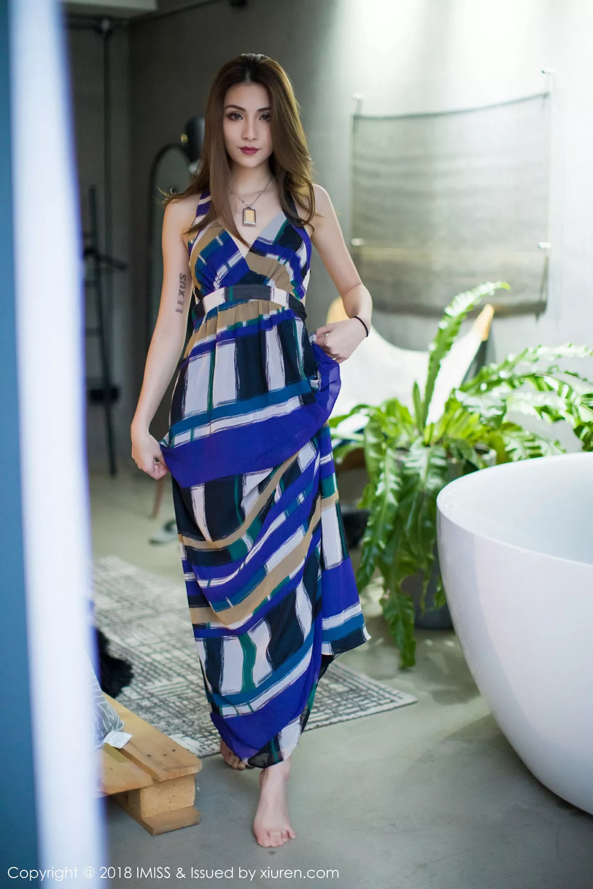 秀人集.com_[IMISS爱蜜社]Vol.268_嫩模Arlie居家私房高叉连体吊带秀完美身材丝袜美腿诱惑写真41P