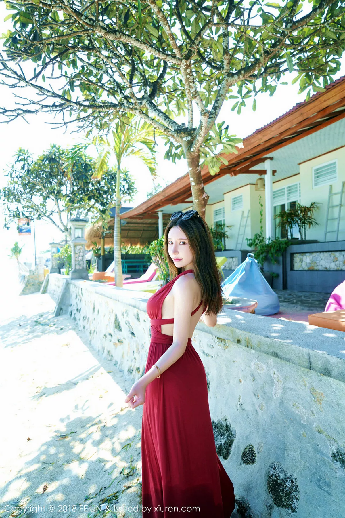 秀人集.com_[FeiLin嗲囡囡]Vol.152_女神周于希户外OL黑丝装扮撩裙无内黑丝裤袜火辣诱惑写真40P