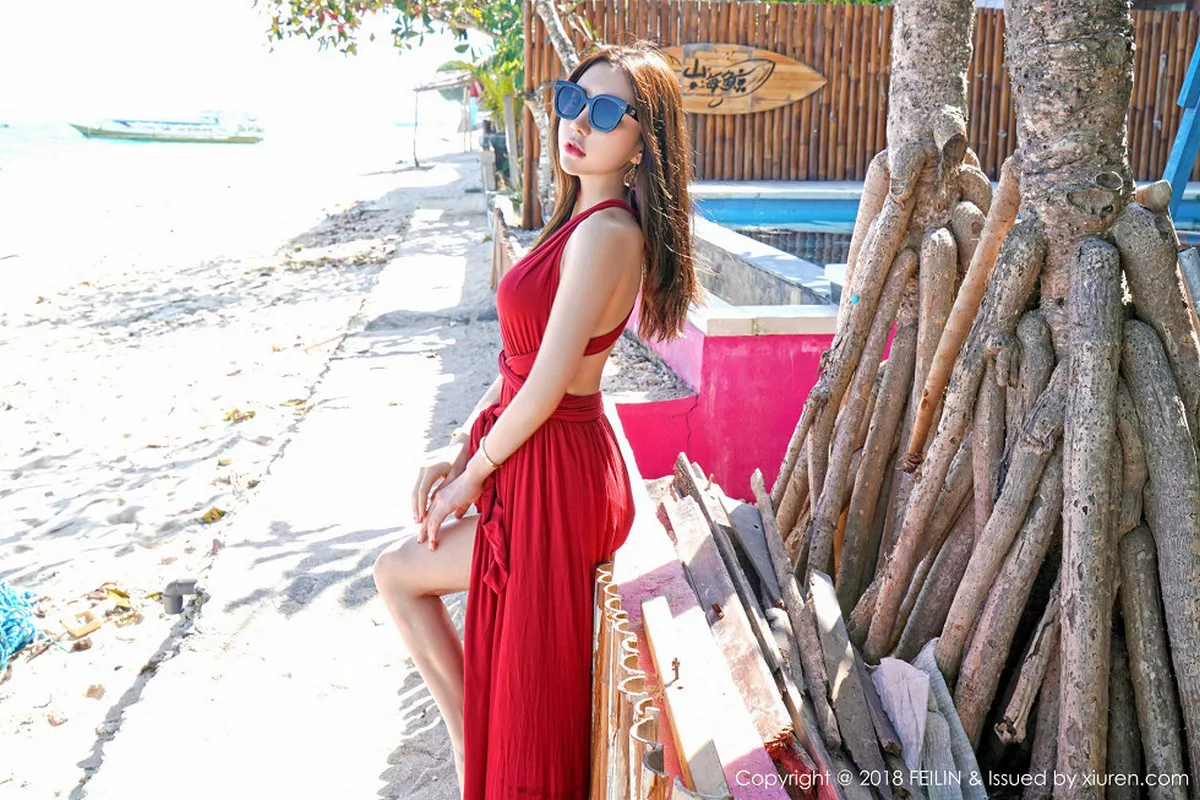 秀人集.com_[FeiLin嗲囡囡]Vol.152_女神周于希户外OL黑丝装扮撩裙无内黑丝裤袜火辣诱惑写真40P