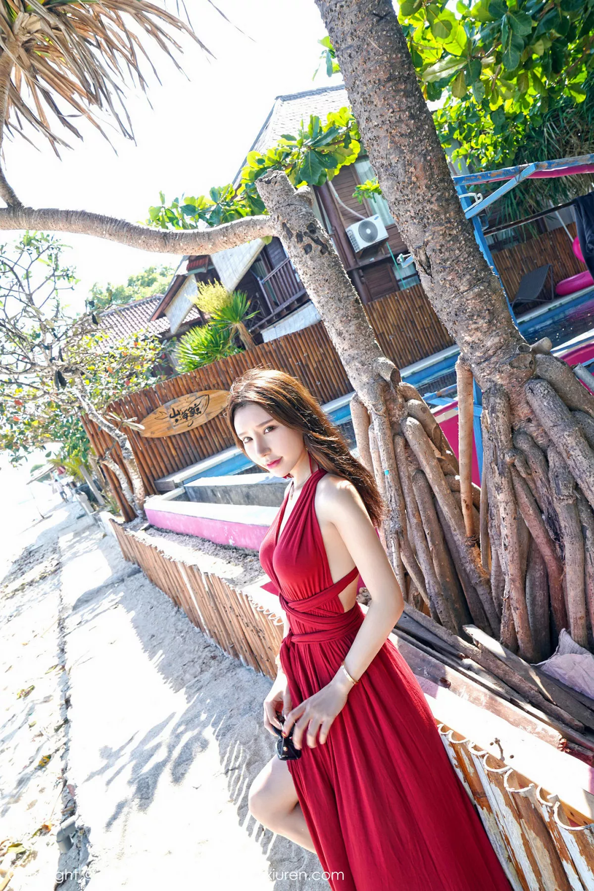 秀人集.com_[FeiLin嗲囡囡]Vol.152_女神周于希户外OL黑丝装扮撩裙无内黑丝裤袜火辣诱惑写真40P